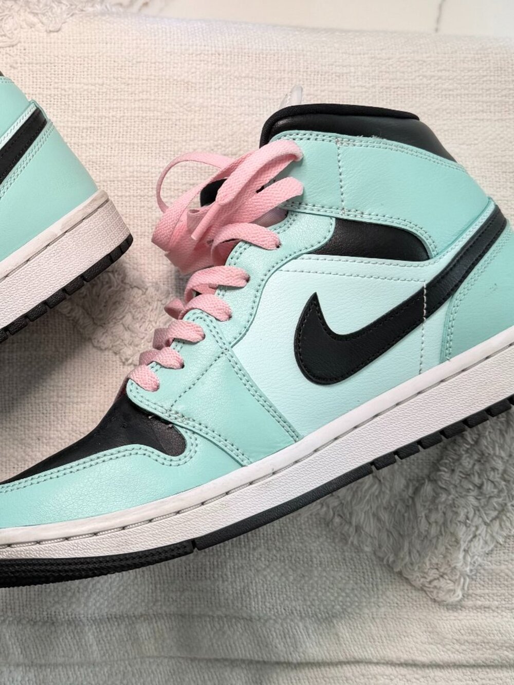 Air Jordan 1 Mid "Aqua Black"